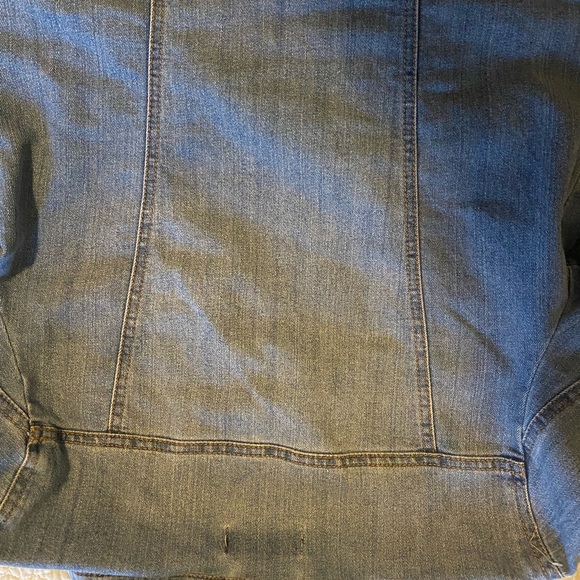 💙 Dollhouse women’s jean jacket - size Small - Picture 4 of 4